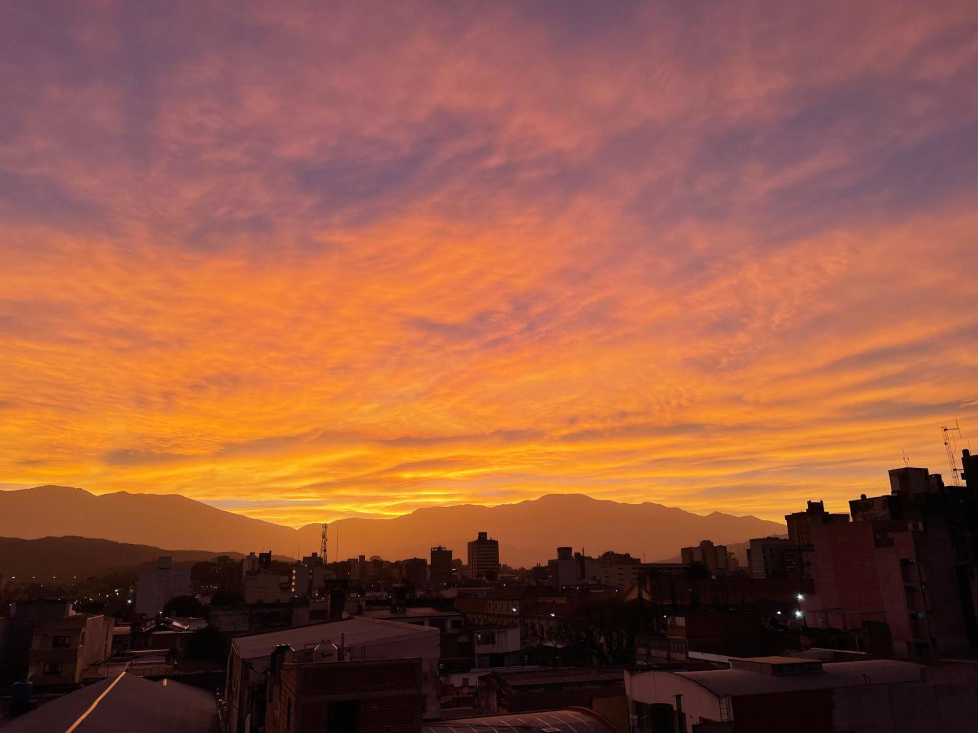 Departamento Centrico Con Estacionamiento Gratis Leilighet San Salvador de Jujuy Eksteriør bilde